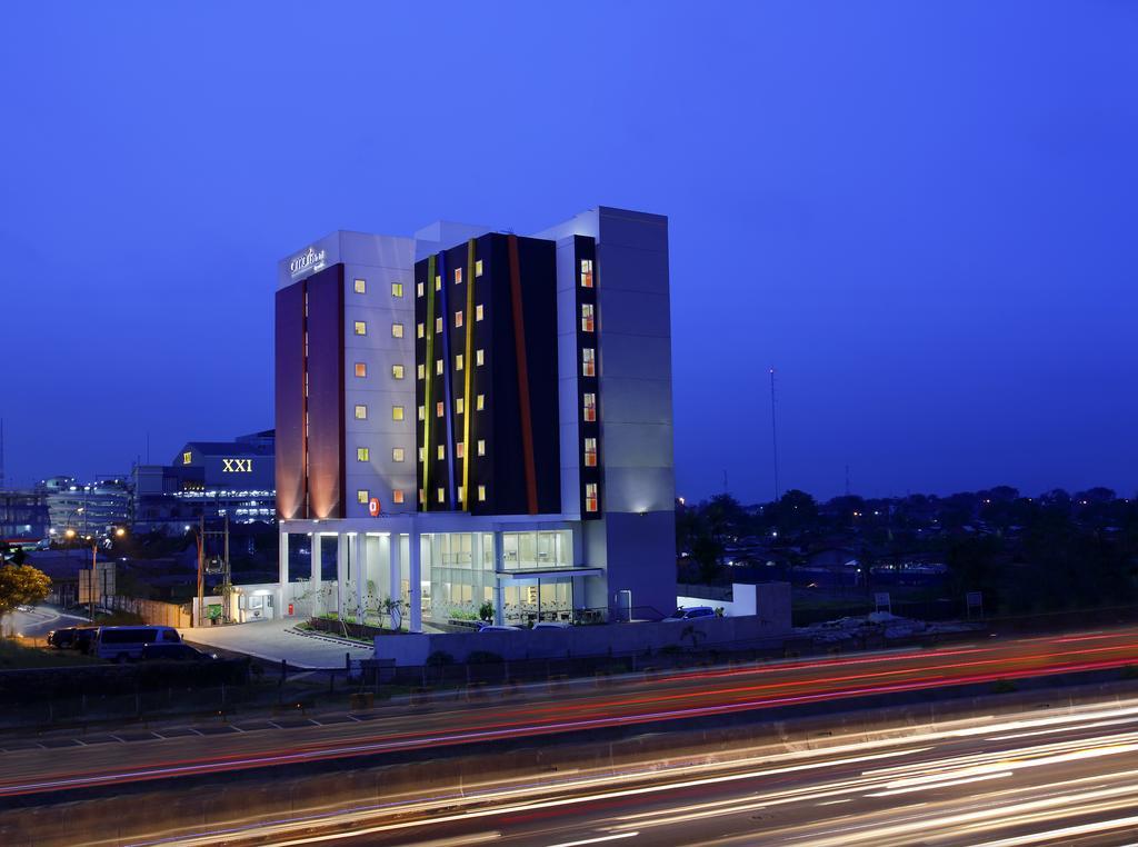 Amaris Hotel Bekasi Barat Exterior foto